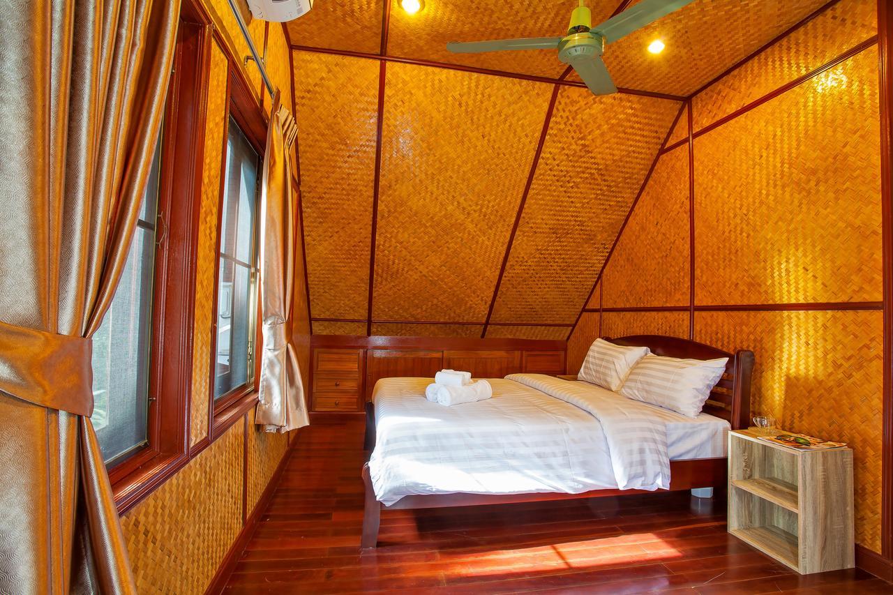 Traditional Thai Villa Nikkie In Tropical Nature, 4Br & Pool, Near Rawai Beach Nai Harn Eksteriør bilde